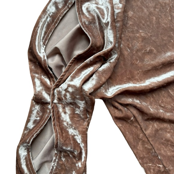 Spence Velvet Top - Picture 2 of 3